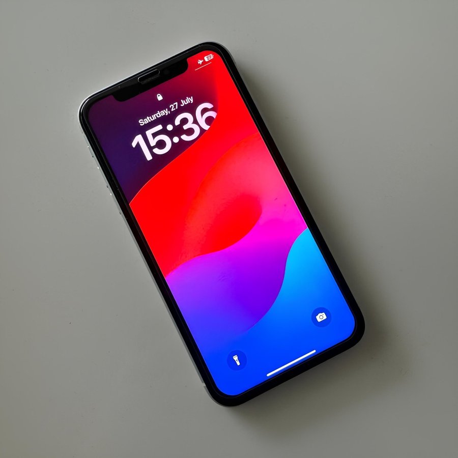 Apple iPhone XR • 64GB • Vit • Läs innan bud!