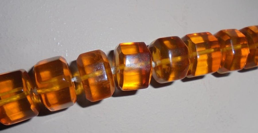 halsband av äkta baltisk bärnsten baltic amber