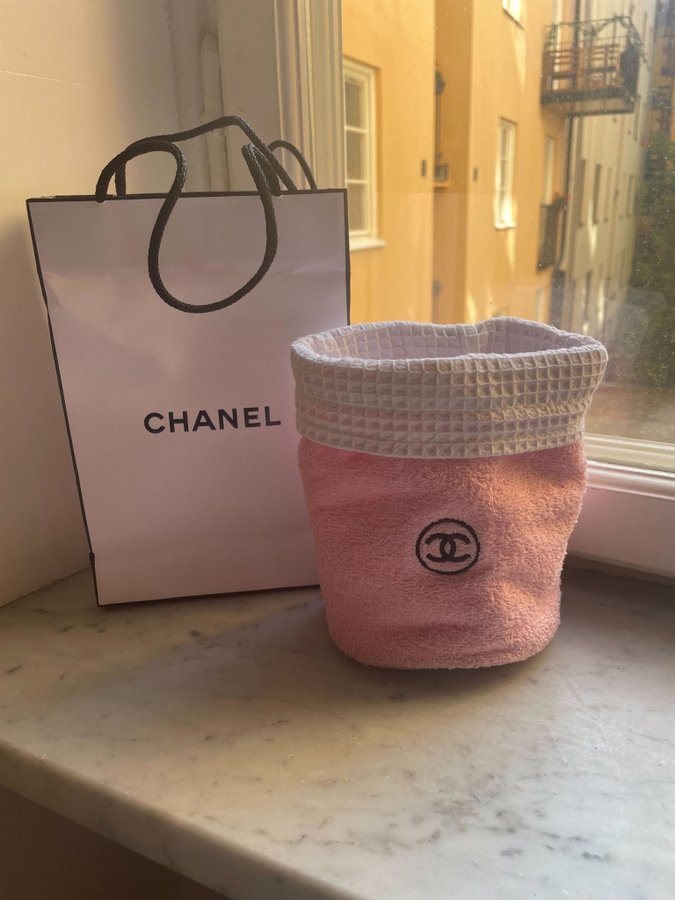 Chanel Beauté Makeup Bag