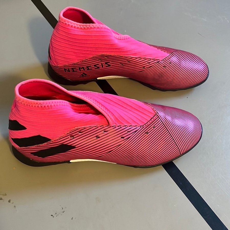 Adidas Nemesiz fotbollsskor rosa 38-(2/3)