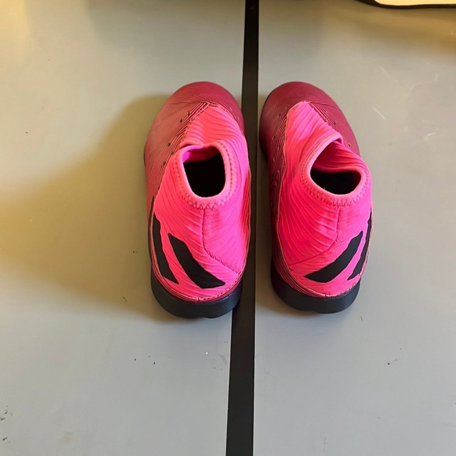 Adidas Nemesiz fotbollsskor rosa 38-(2/3)