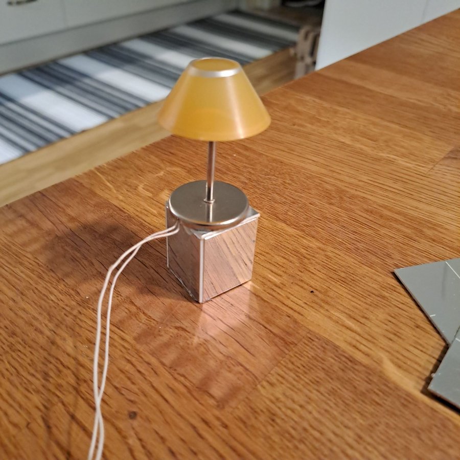 Lundby retro spegelvägg spegelkub lampa dockskåp dockhus miniatyr