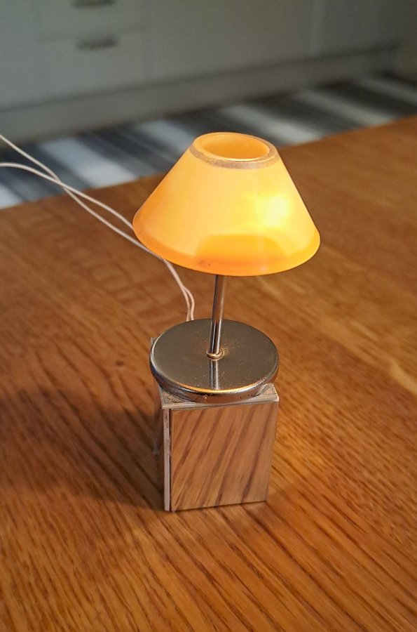 Lundby retro spegelvägg spegelkub lampa dockskåp dockhus miniatyr