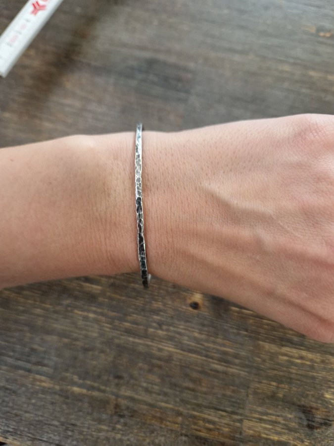 Silver armband syratestad