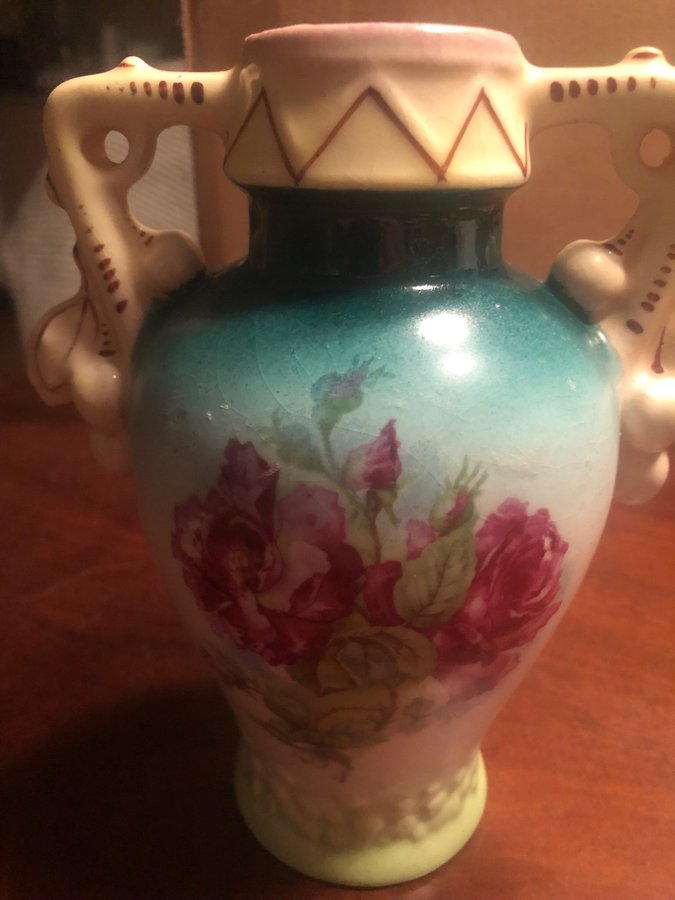 Vase med blomstermotiv