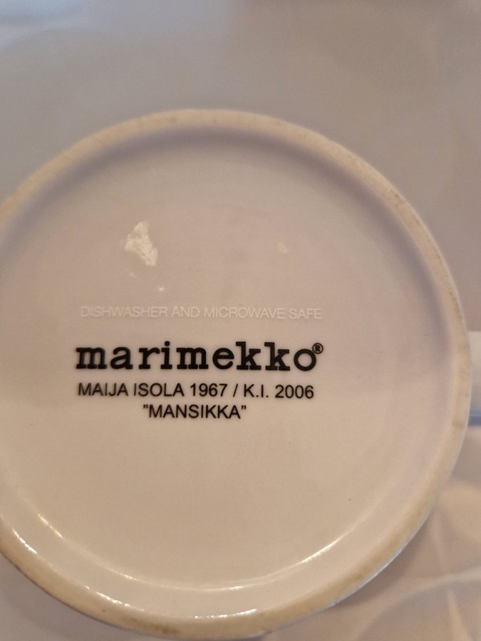 2 St. Retro Marimekko muggar " mansikka"(= jordgubbar)