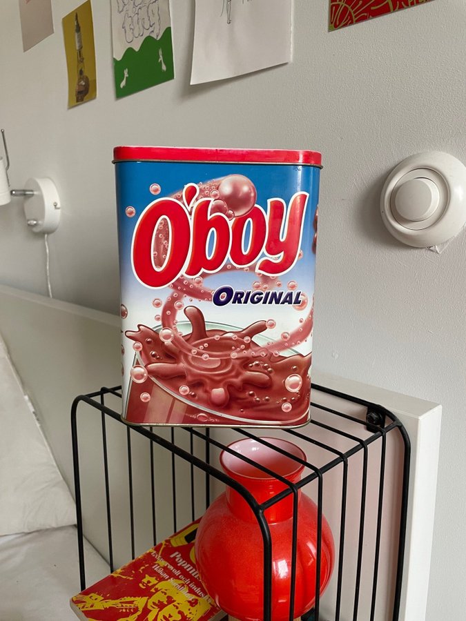 Oboy plåtburk retro