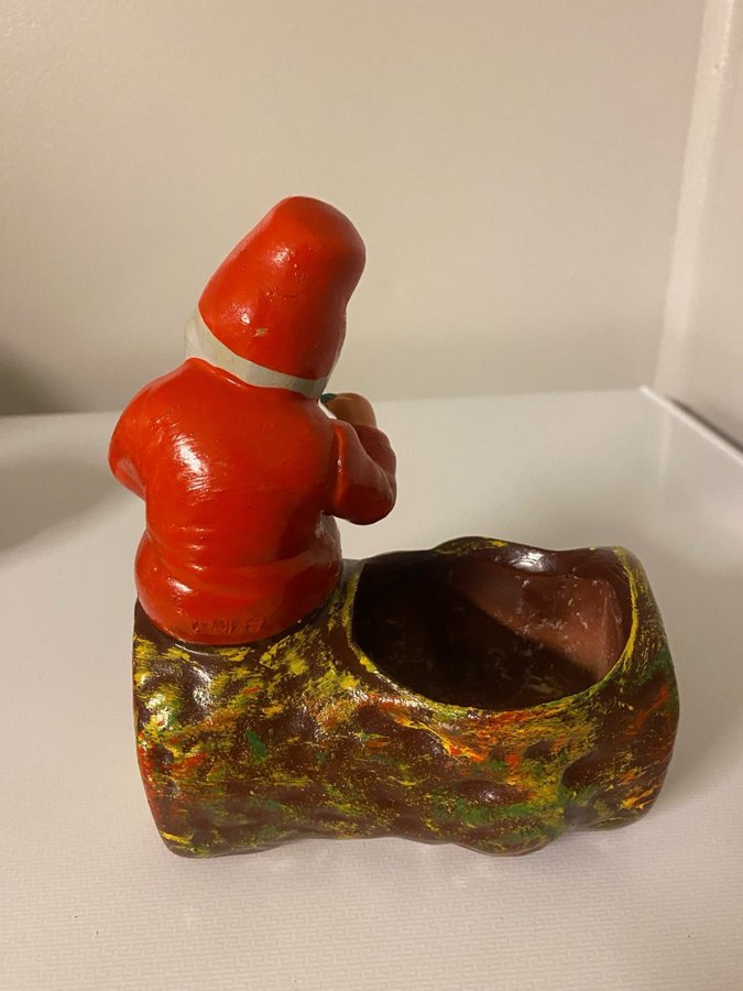 Tomte på stubbe