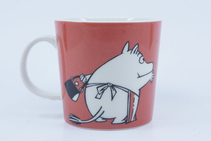 Muminmugg Muminmamma, röd / Moomin Mug Moominmamma and Berries [B]