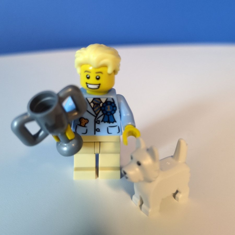 LEGO CMF SERIES 16 Dog Show Winner