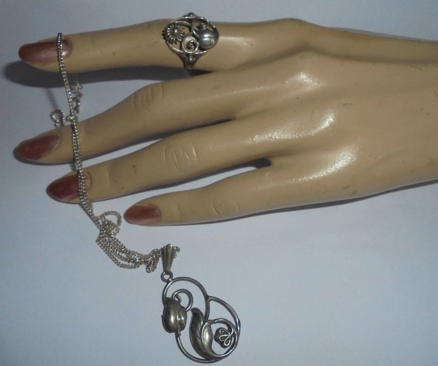 halsband och ring i silver vintage