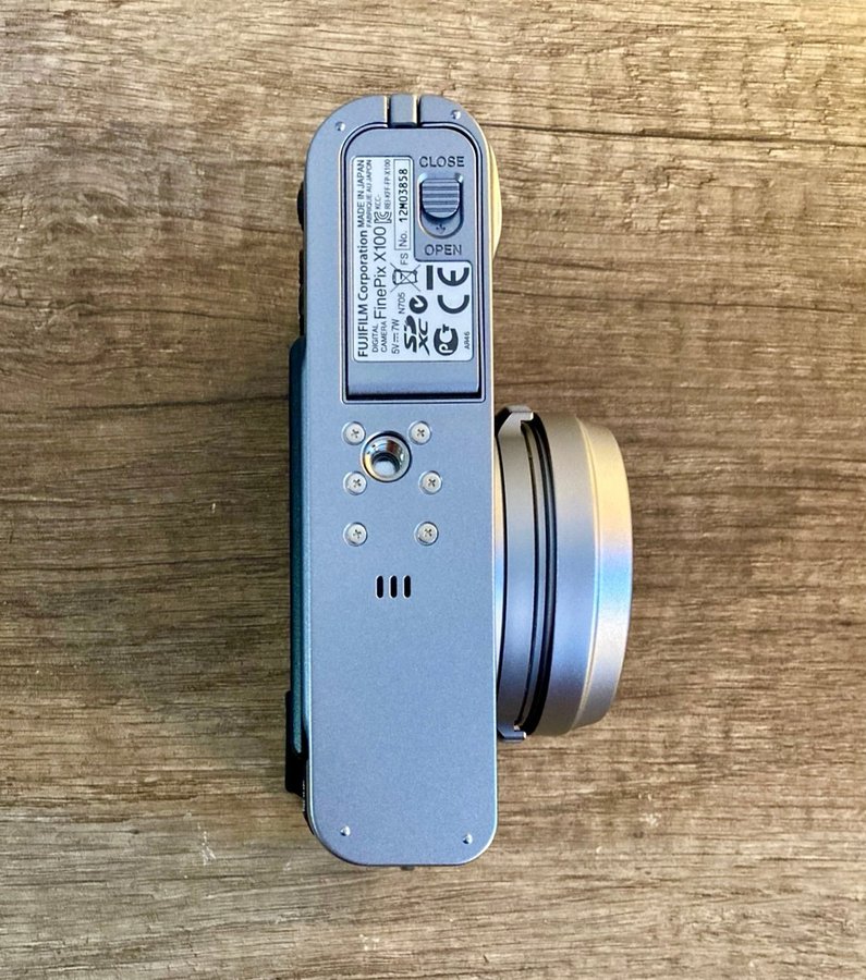 Fujifilm X-100, Silver, Mint Condition