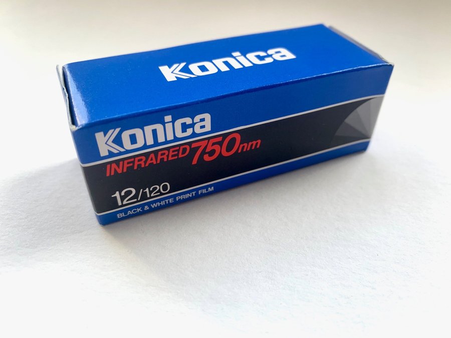 1st Konica INFRARED 750nm 120-film (mellanformat)