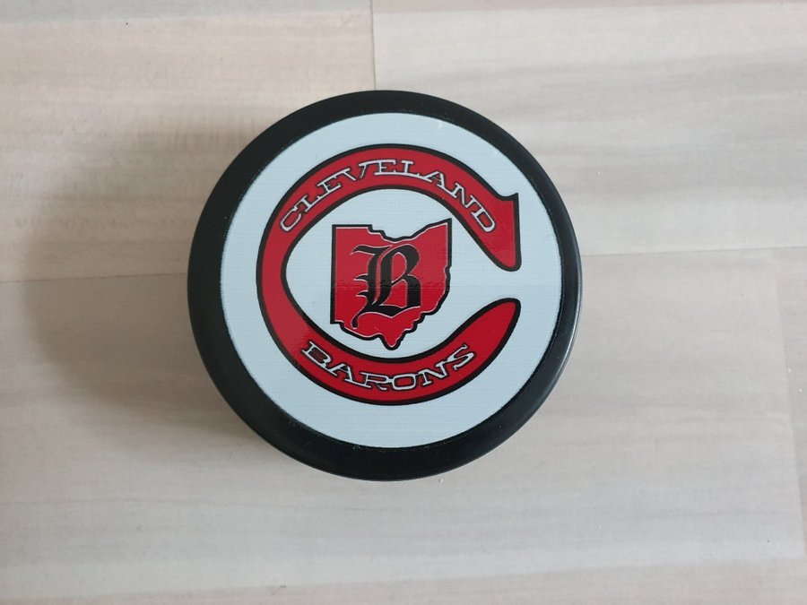 Sehr seltener Eishockey Puck Cleveland Barons Neu