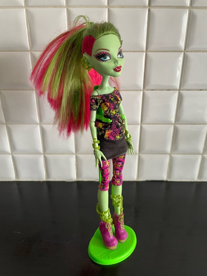 Monster High WAVE 1 Retired Venus McFlytrap 2011