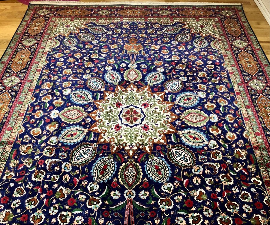 Äkta handknuten orientalisk ullmatta 205x290 cm