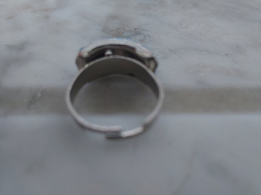 Ring Turkosa Stenar och "Diamanter" Inre omkrets ca 6,5 cm