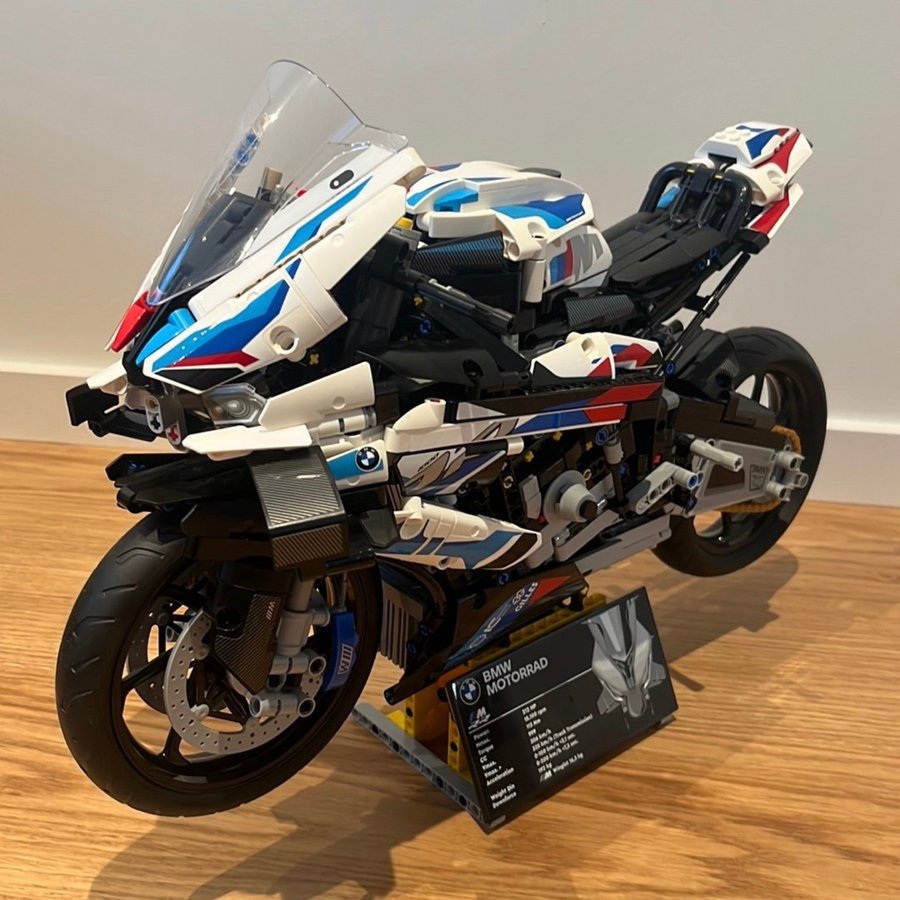 LEGO Technic 42130 BMW M 1000 RR