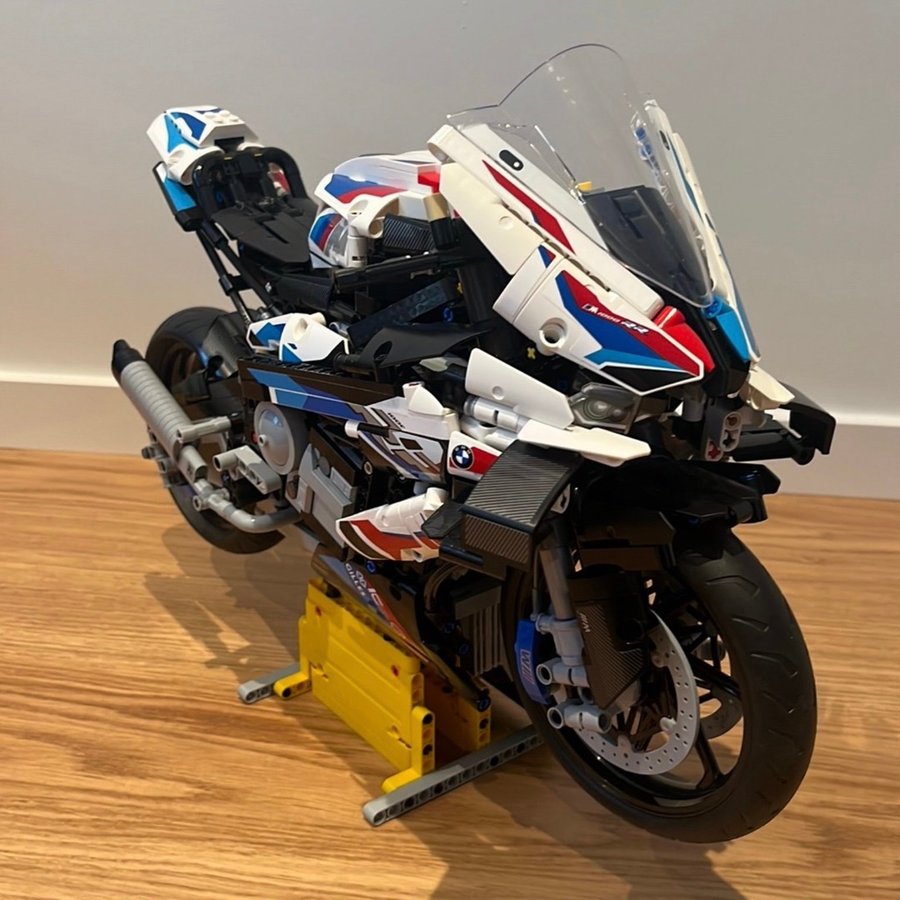 LEGO Technic 42130 BMW M 1000 RR