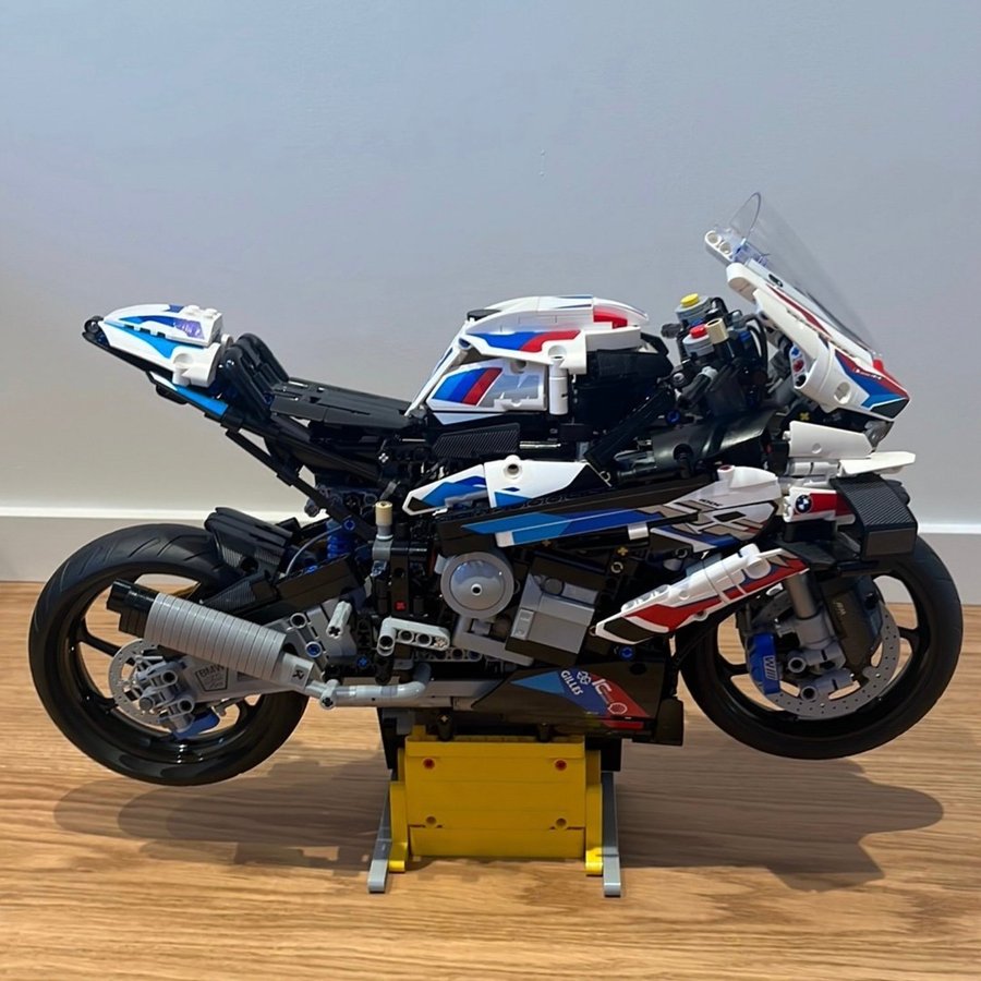 LEGO Technic 42130 BMW M 1000 RR