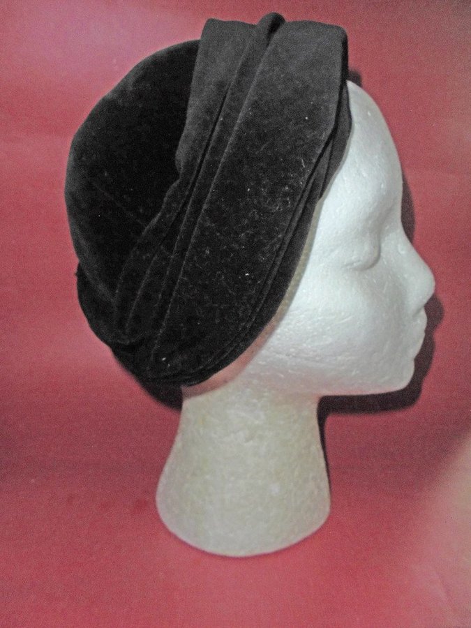 hatt svart hatt av sammet vintage 50-tal pinuppa