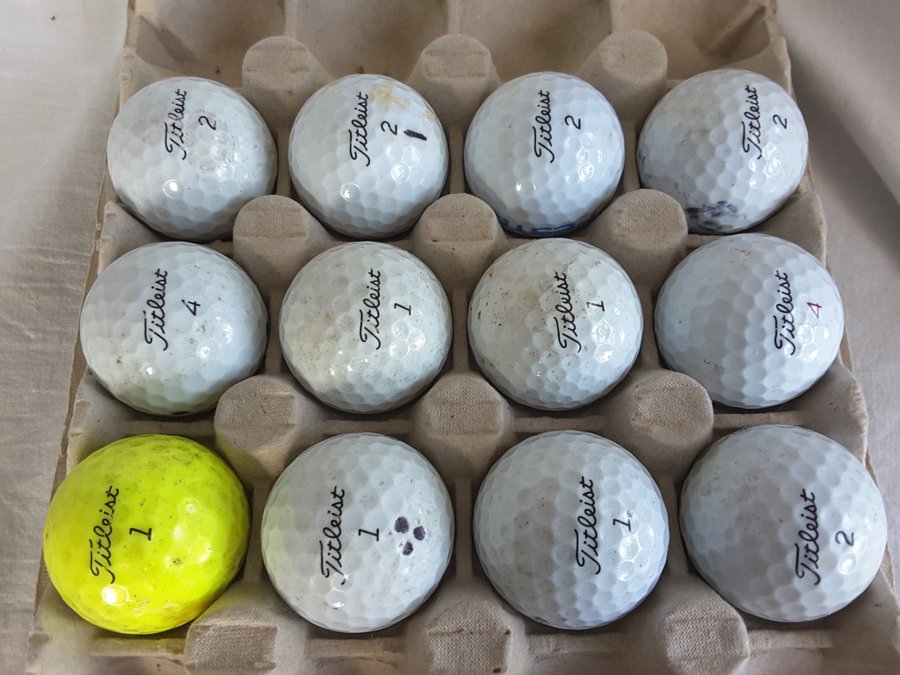 GOLFBOLLAR TITLEIST NXT TOUR S 12 ST SKAV MÄRKE FINNS