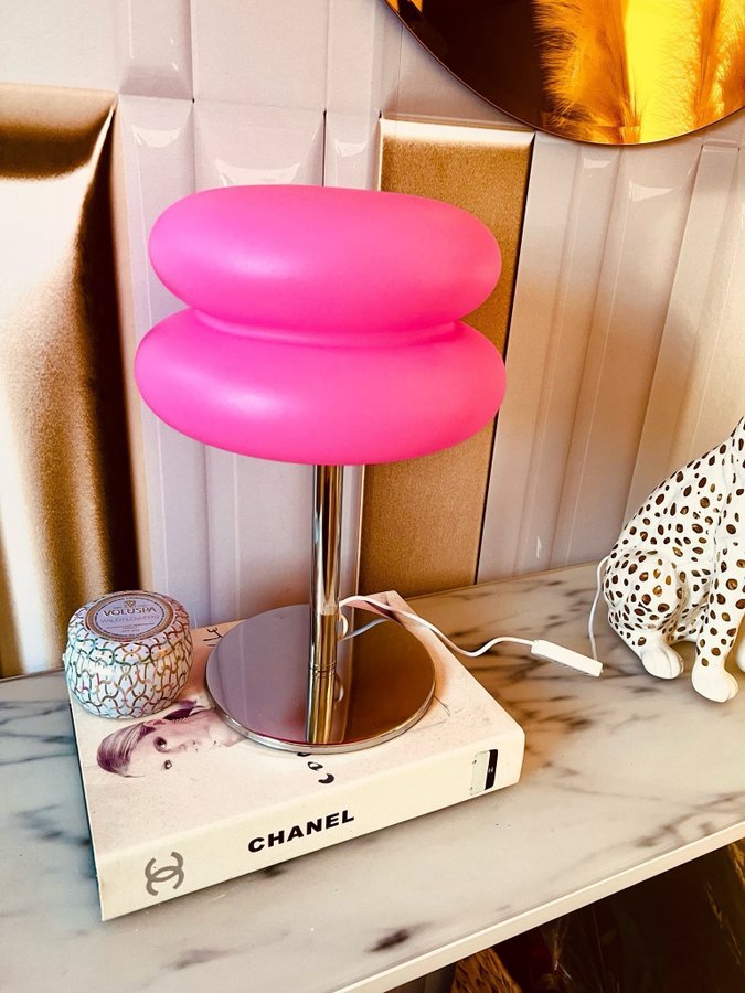 Rosa macaron retro design vintage 70:s style lampa