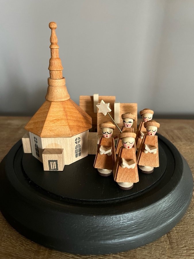 Krubba Kyrkokör Julmotiv med kyrka Mini Träfigurer Retro Jul Advent