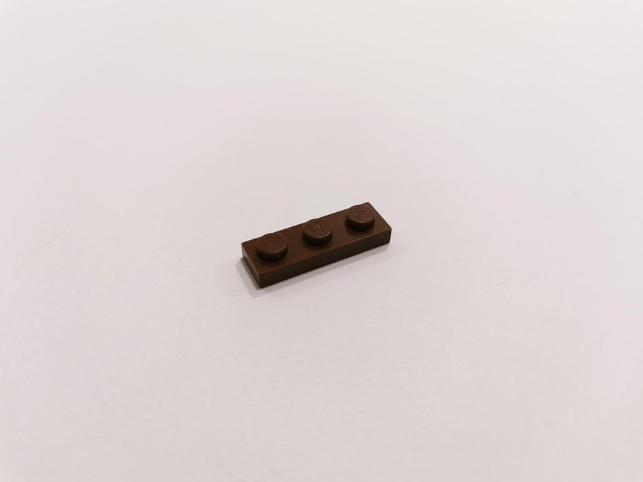 Lego - plate - bas - 1x3 - part 3623 - brun (old brown)