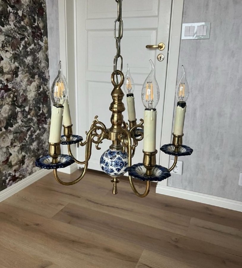 Delft Dutch brass porcelain chandelier vintage