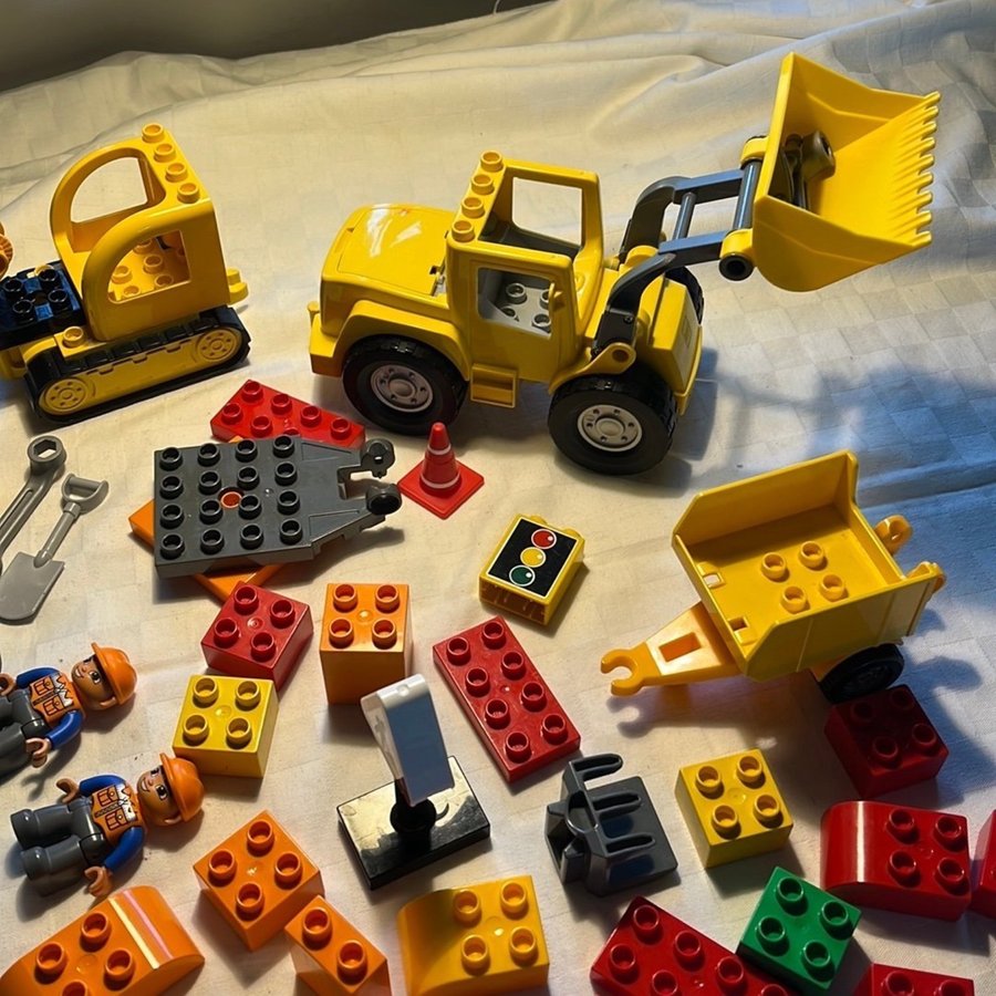 Lego Duplo Byggset med grävmaskin, lastbil och ambulans