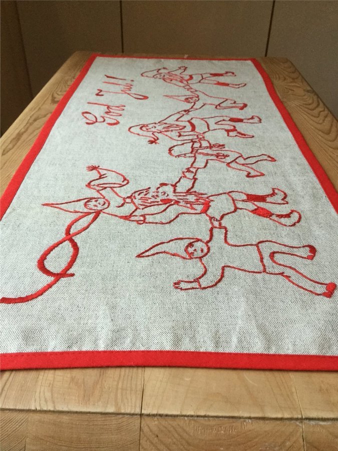 ””SÅ..VACKER”” handbroderad...GOD JUL..bonad/vepa..100% LINNE..julsaker textil