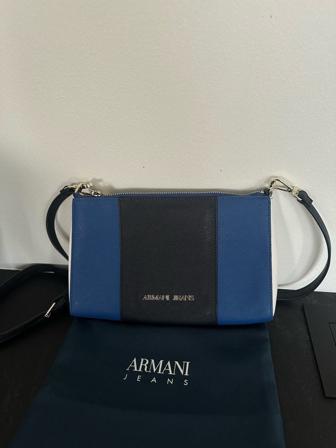 Armani väska