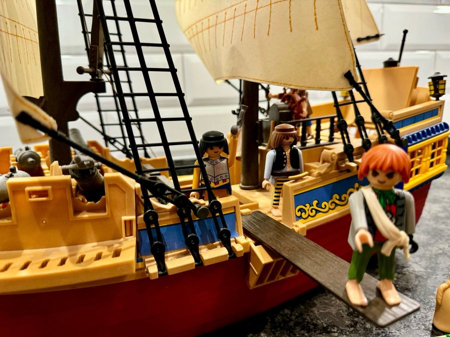 Piratskepp med tillbehör Playmobil