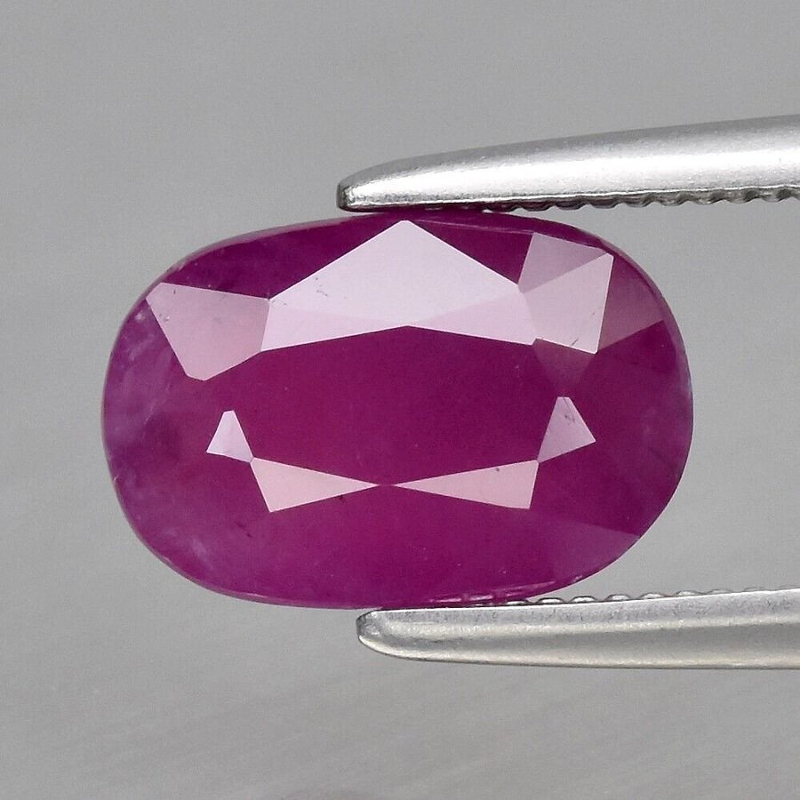 Rubin röd 2,11Ct.