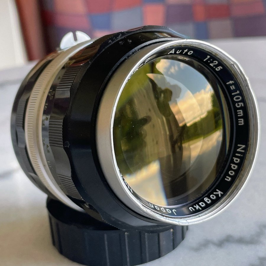 Nikon Nikkor-P Auto 105mm f/2.5 Objektiv Pre-AI Nikon F lens mount