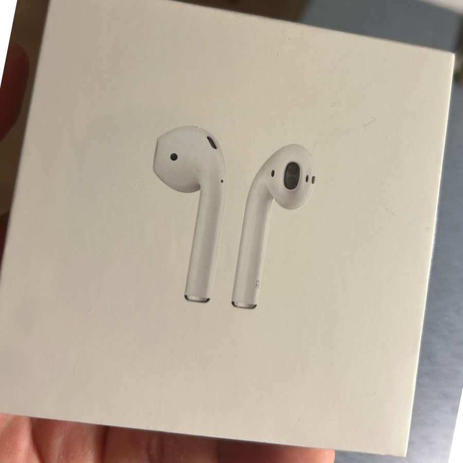 Apple AirPods med laddningsfodral