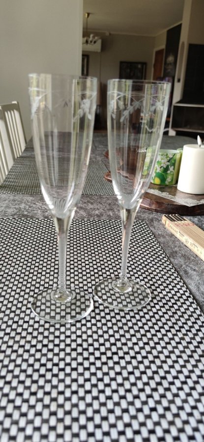 2 ST DUKA / LOVISA / CHAMPAGEGLAS /