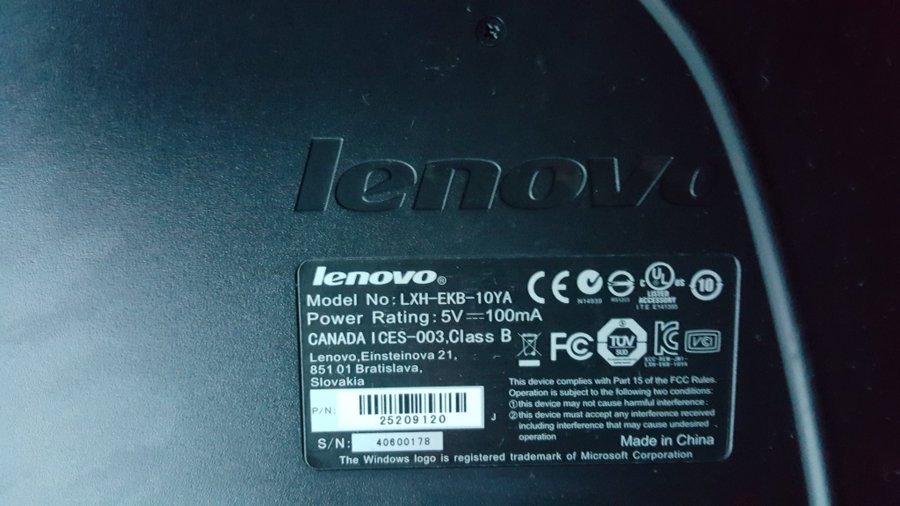 Lenovo Tangentbord med klistermärken av arabisk alfabet!