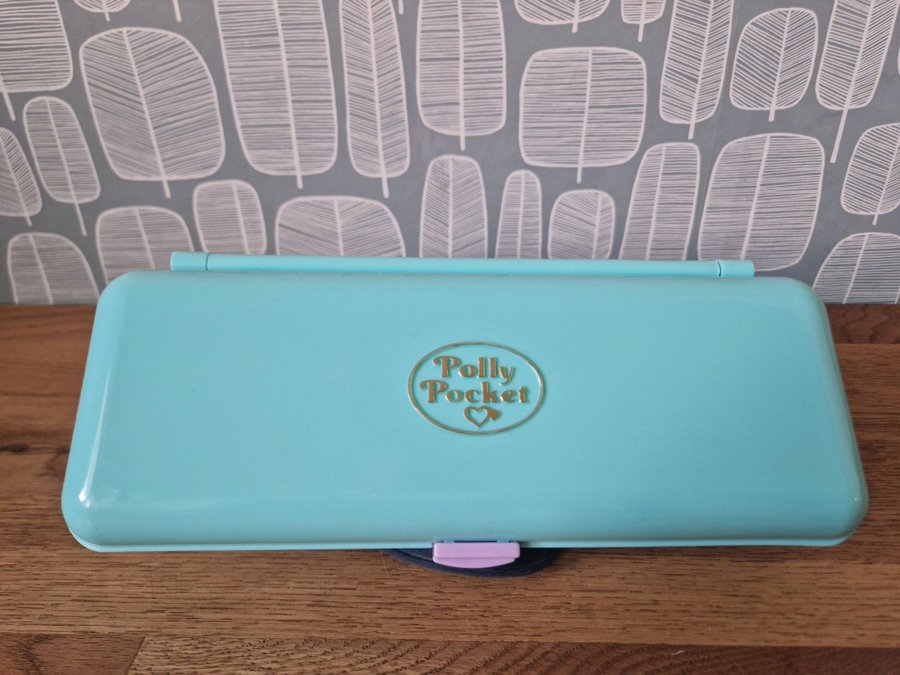 Polly Pocket - Blå hus med tillbehör