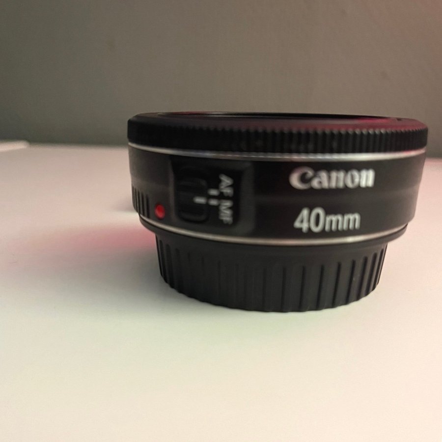 Canon EF 40mm f/2.8 STM Objektiv