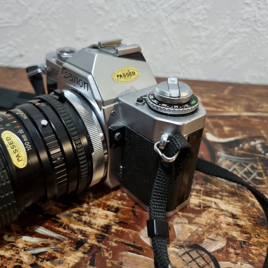 Canon AV-1 kamera med Sigma Zoom-k objektiv