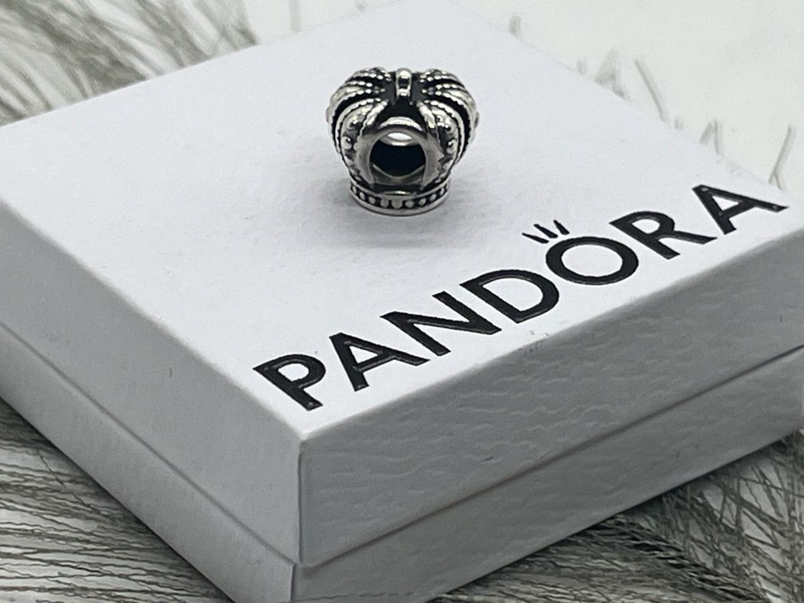 Pandora berlock, silver.