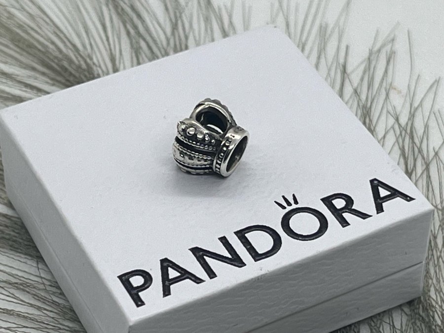 Pandora berlock, silver.