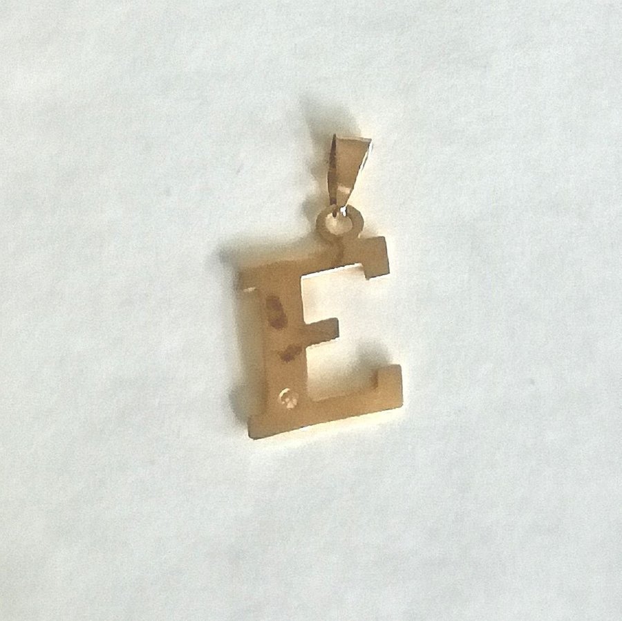 Äkta 18k guld Hänge bokstav med diamant 20x10mm Stårläk