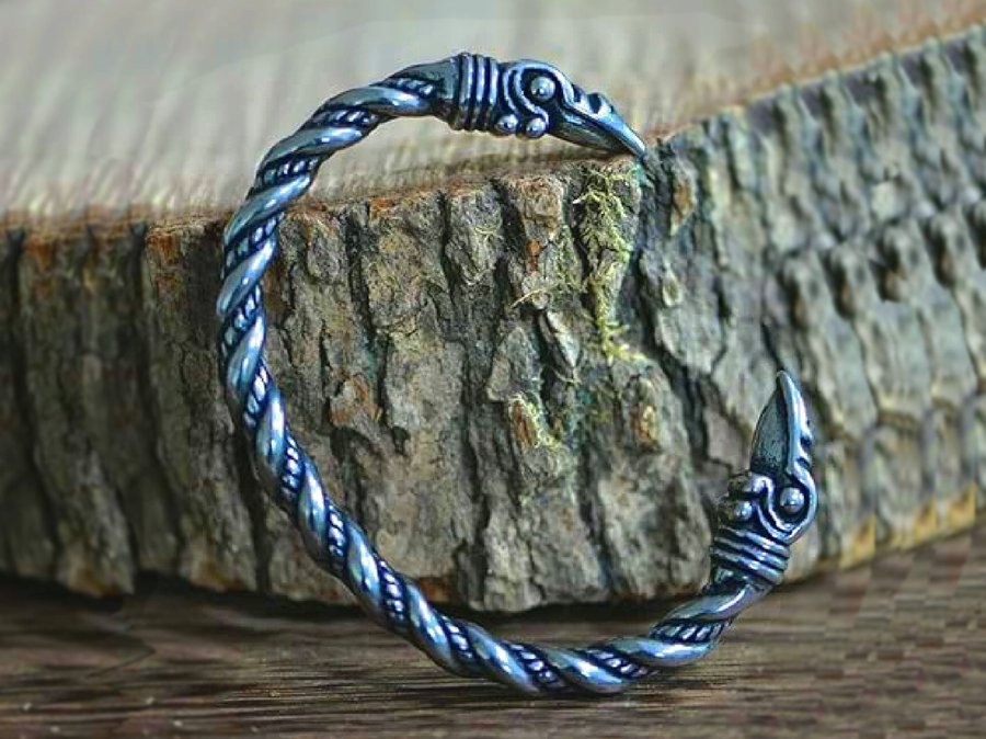 Viking Armband . Odens korpar. Rostfritt Stål