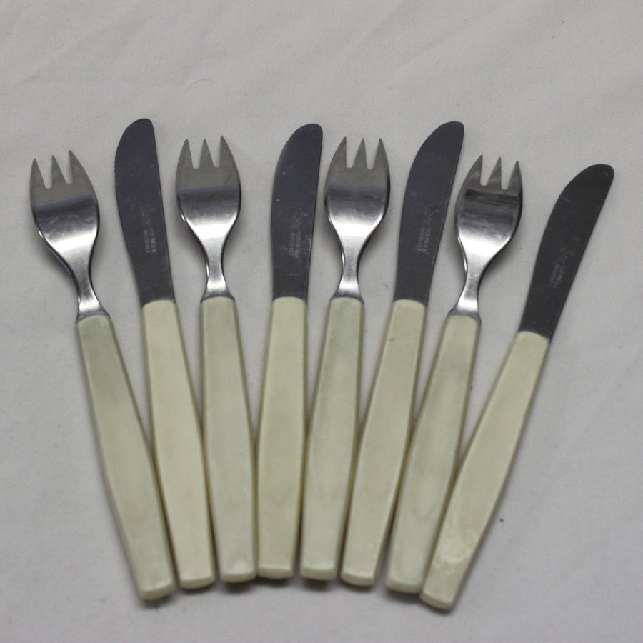 4 Dessert Gaffel Gafflar + 4 Kniv Knivar Solingen i Rostfritt m Handtag Plast