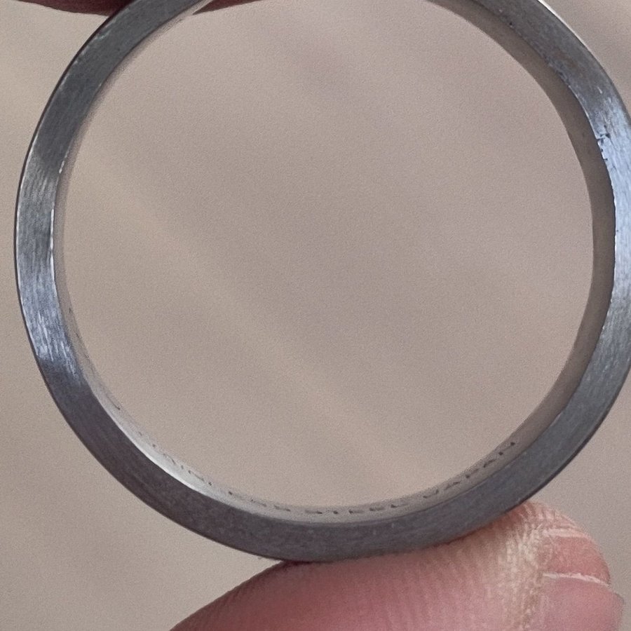 Schackmönstrad teskedsring Japan stainless steel. Storlek 21,5mm