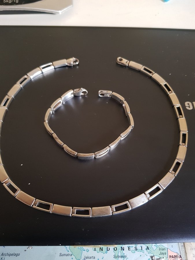 SILVER ÄKTA model REOKI Halsband och REOKI Armband Silver vikt 74 g