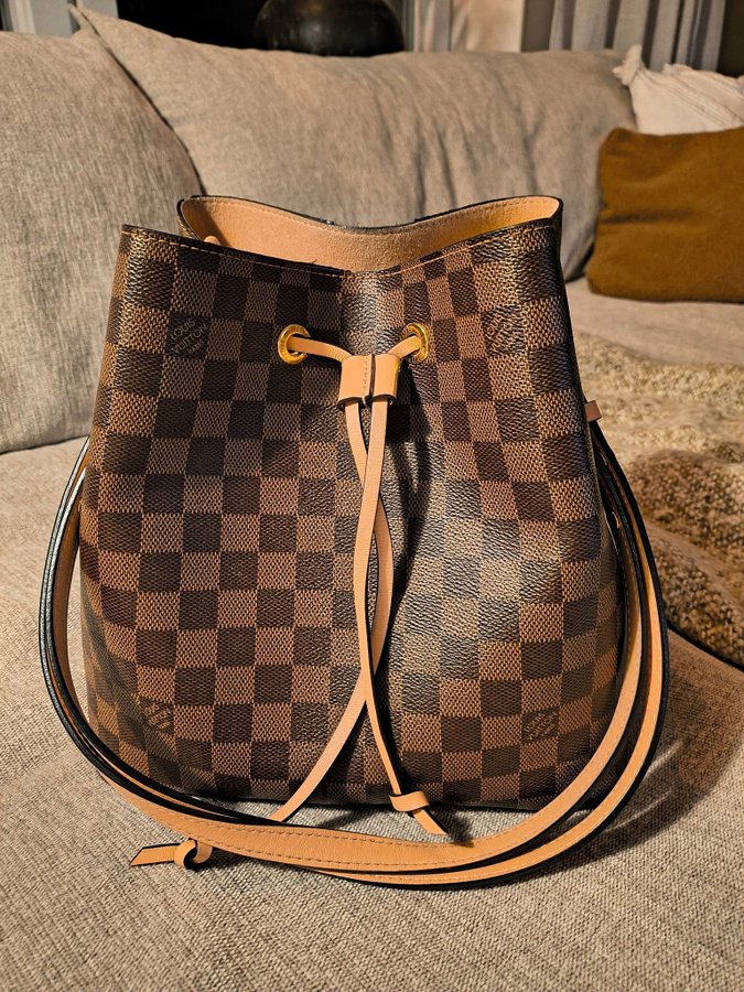 Louis Vuitton Neonoe 2021